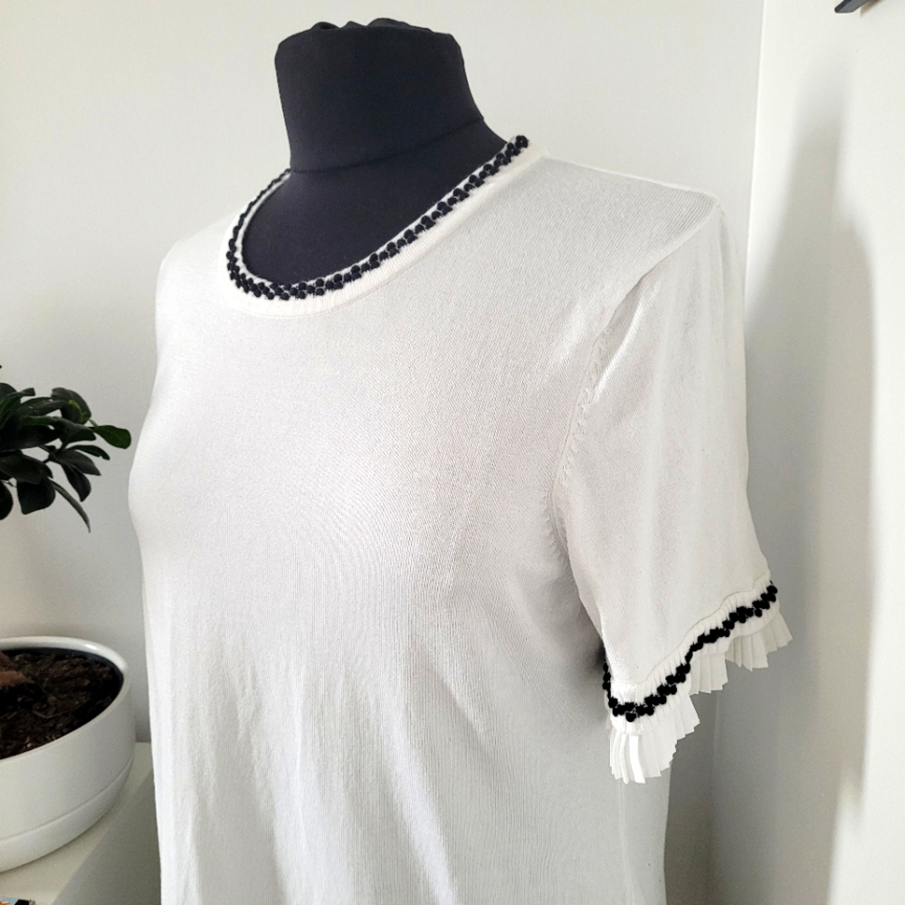 Karl Lagerfeld white jersey knitted blouse ruffle details short sleeve